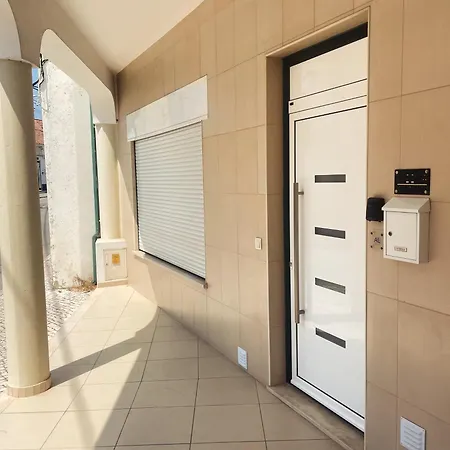 Traineirinha Com 2 Quartos E Parque Privado *